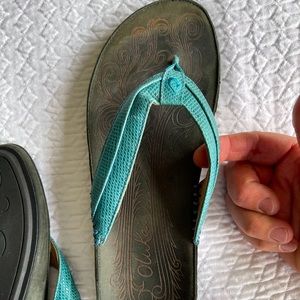 Women’s OluKai flip flops